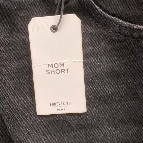 Forever 21 Plus High Rise Mom Shorts, New with Tags - Picture 2 of 9